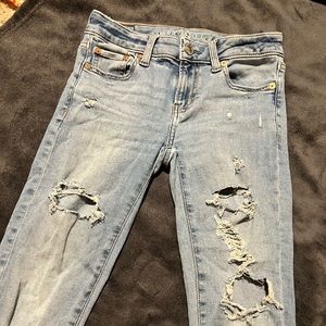AMERICAN EAGLE JEANS (SIZE 0 short)